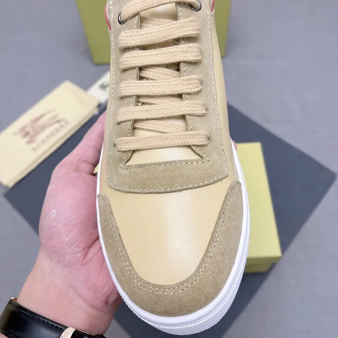 P360 B men's classic low-top sneakers are reinterpreted in Vintage plaid cotton and cowhide materials, decorated with a new brand logo. First-grain cowhide lining, embossed Burberry lettering logo on the heel, original outsole! 38-44 (45 46 customized) No. 019